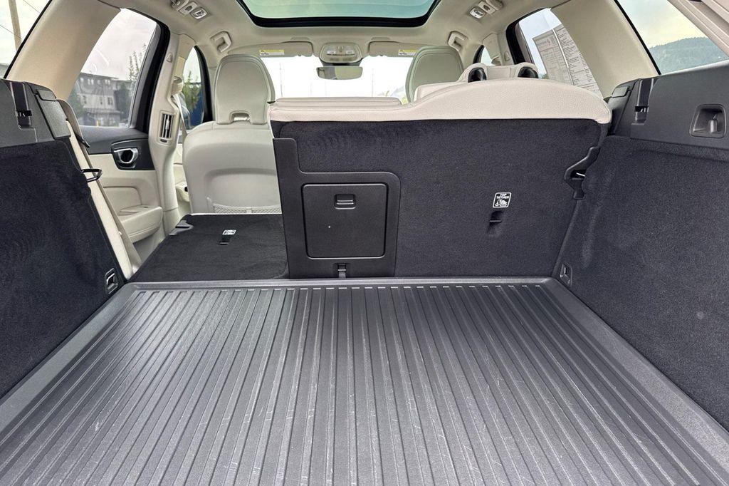 used 2023 Volvo XC60 car