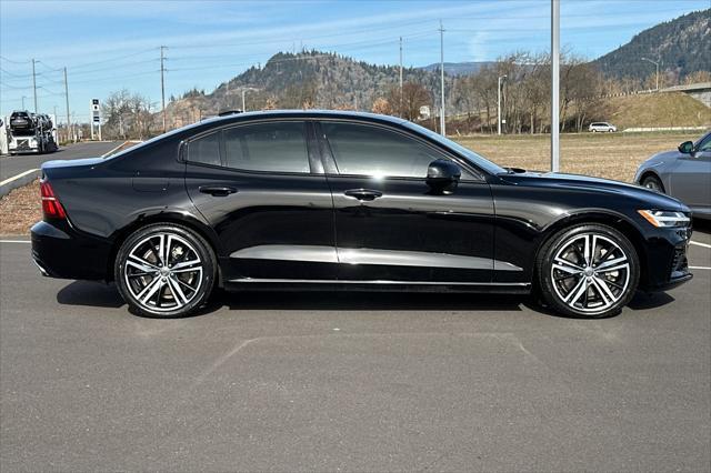 used 2022 Volvo S60 Recharge Plug-In Hybrid car, priced at $35,599