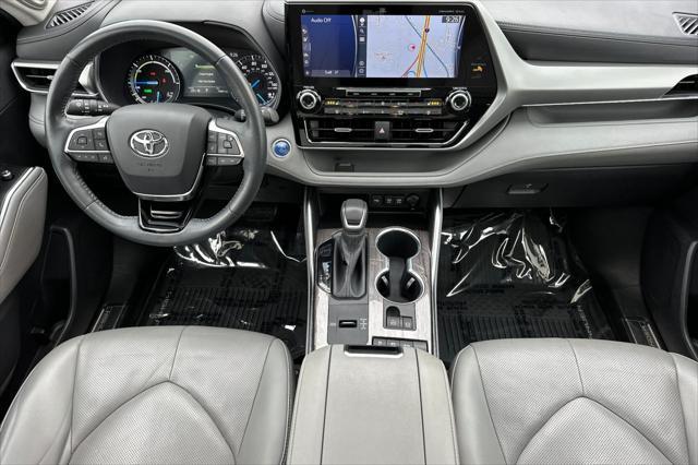 used 2020 Toyota Highlander Hybrid car, priced at $37,995