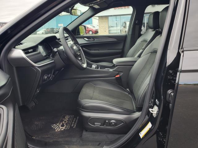 new 2025 Jeep Grand Cherokee car, priced at $44,834