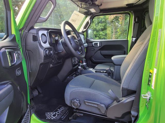 new 2025 Jeep Gladiator car, priced at $43,654