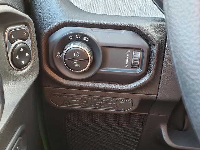 new 2025 Jeep Gladiator car, priced at $43,654