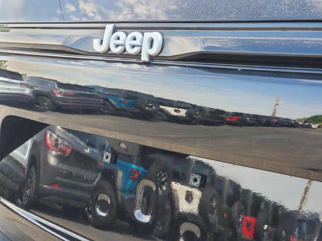 new 2024 Jeep Grand Cherokee car, priced at $50,892