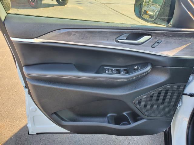 used 2025 Jeep Grand Cherokee L car, priced at $43,499