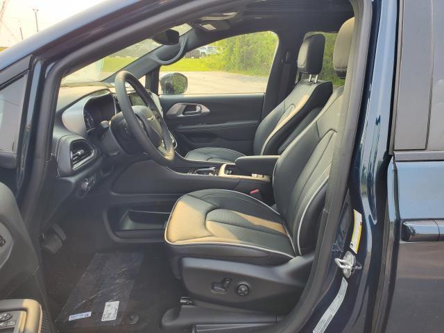 new 2025 Chrysler Pacifica car, priced at $53,405