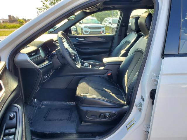 used 2024 Jeep Grand Cherokee car, priced at $34,750