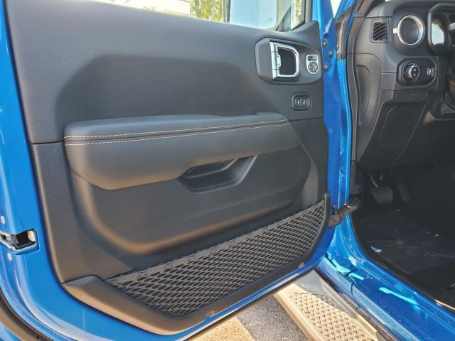 new 2025 Jeep Gladiator car, priced at $46,356