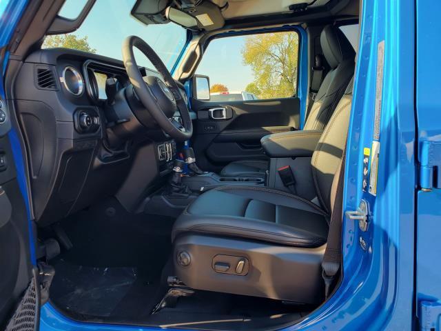 new 2025 Jeep Gladiator car, priced at $46,356