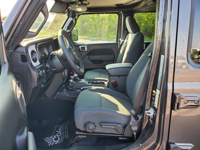 new 2025 Jeep Gladiator car, priced at $45,843