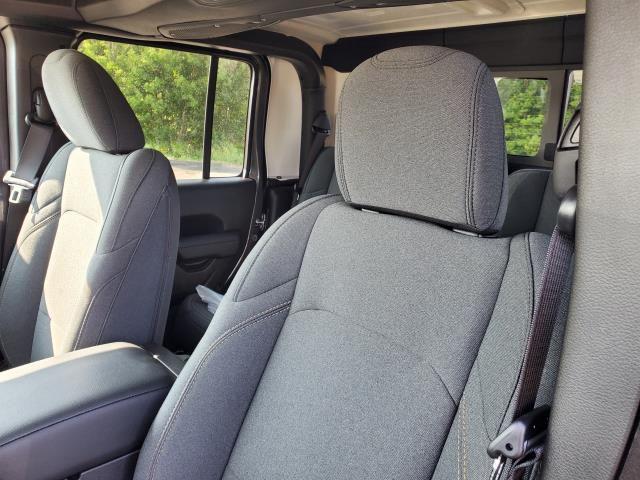 new 2025 Jeep Gladiator car, priced at $45,843