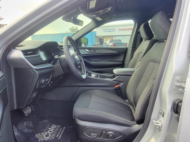 new 2025 Jeep Grand Cherokee car, priced at $41,332