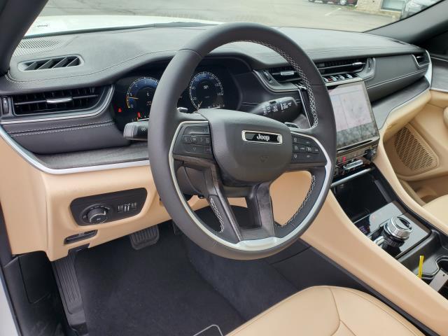new 2025 Jeep Grand Cherokee car, priced at $45,996