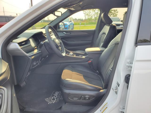 used 2024 Jeep Grand Cherokee car, priced at $35,997