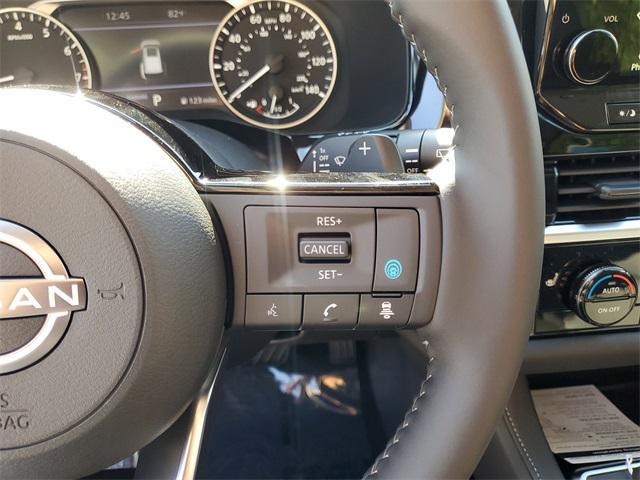 new 2025 Nissan Pathfinder car, priced at $34,670