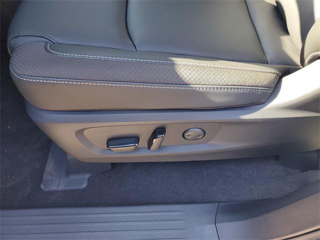 new 2025 Nissan Pathfinder car, priced at $34,185