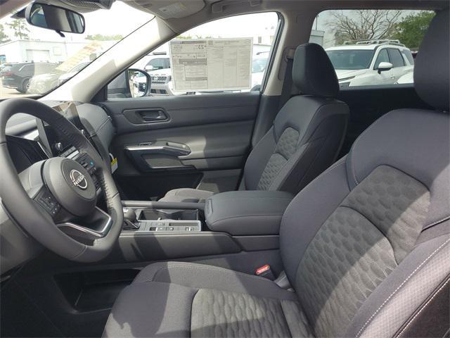 new 2025 Nissan Pathfinder car, priced at $39,053