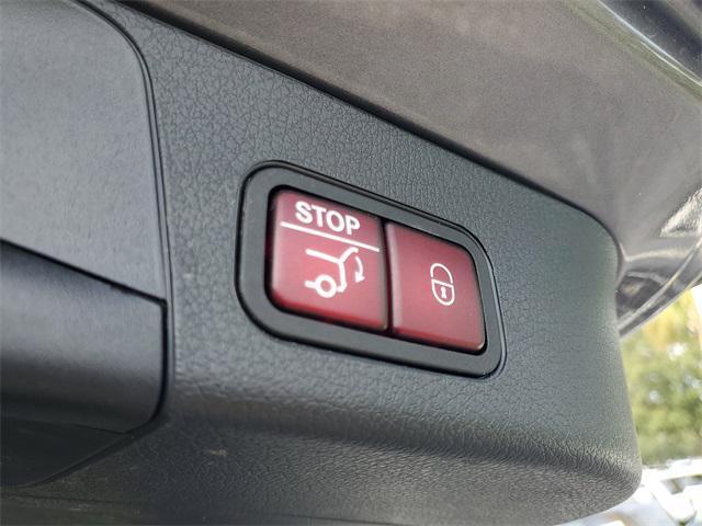 used 2022 Mercedes-Benz GLB 250 car, priced at $27,991