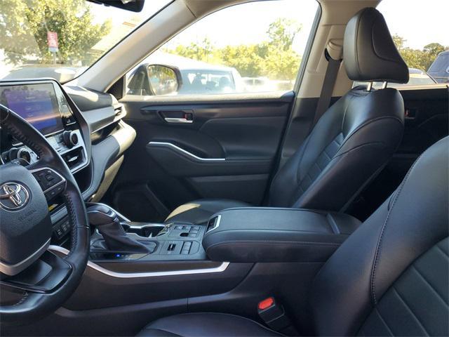 used 2023 Toyota Highlander car, priced at $33,775