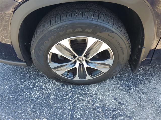 used 2023 Toyota Highlander car, priced at $33,775