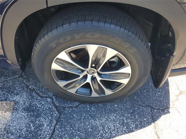 used 2023 Toyota Highlander car, priced at $33,775