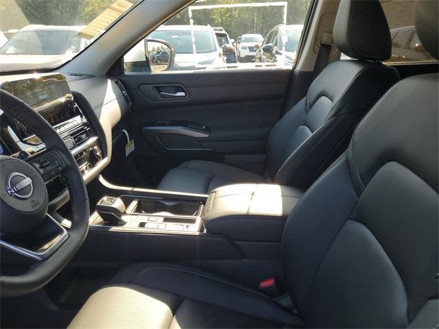 new 2025 Nissan Pathfinder car, priced at $36,280