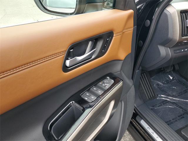 new 2025 Nissan Pathfinder car, priced at $42,395