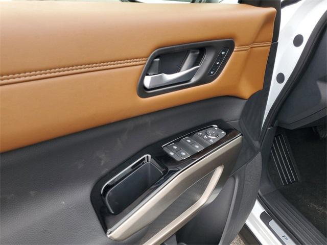 new 2025 Nissan Pathfinder car, priced at $42,418
