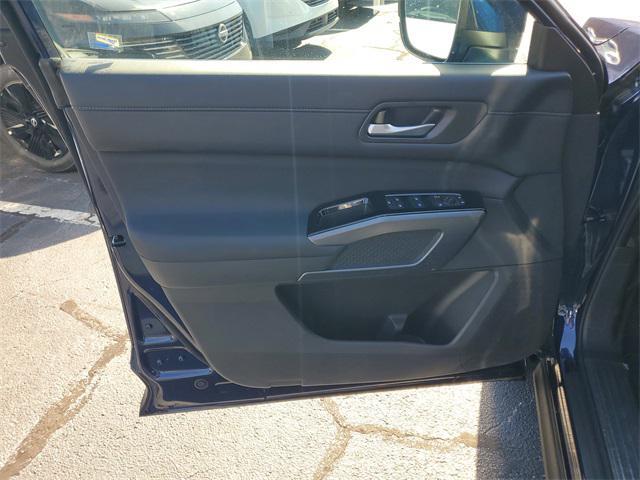 new 2025 Nissan Pathfinder car, priced at $34,185