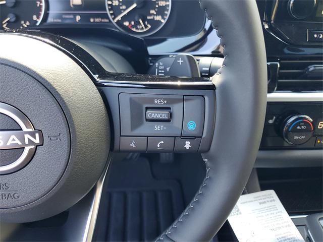 new 2025 Nissan Pathfinder car, priced at $34,185