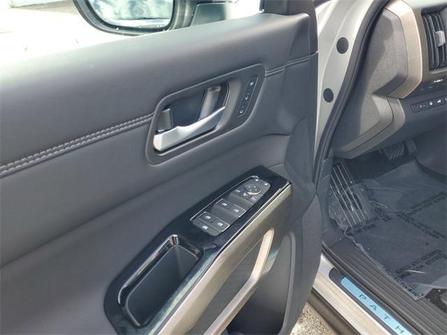 new 2025 Nissan Pathfinder car, priced at $42,488