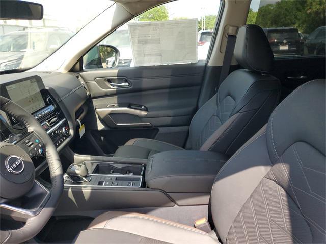 new 2025 Nissan Pathfinder car, priced at $40,335