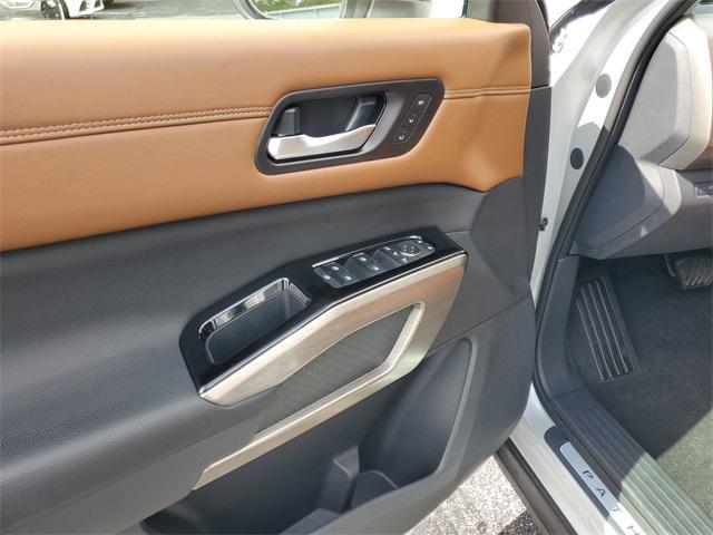 used 2023 Nissan Pathfinder car, priced at $38,884