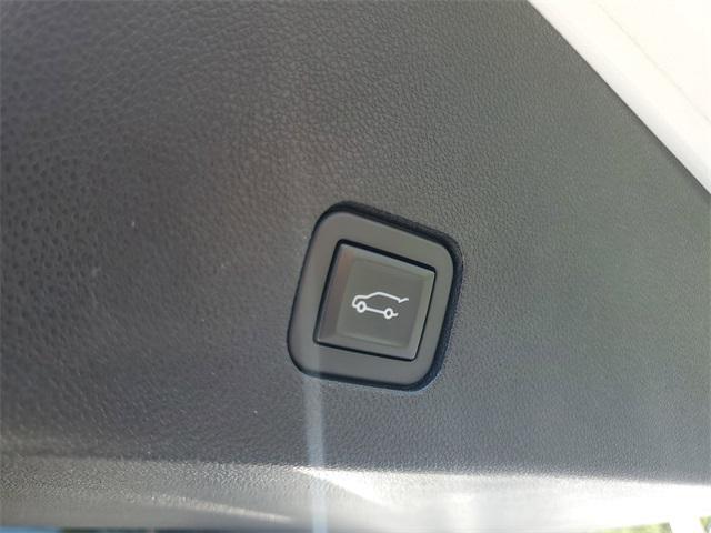 used 2020 Cadillac XT6 car, priced at $26,991