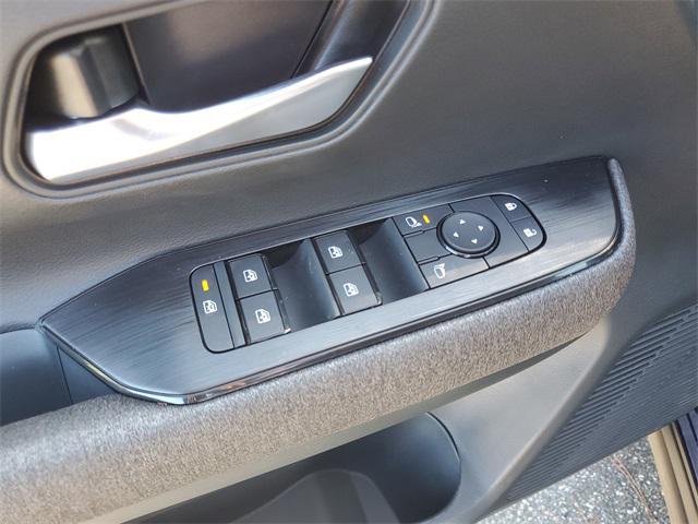new 2025 Nissan Kicks car, priced at $25,370