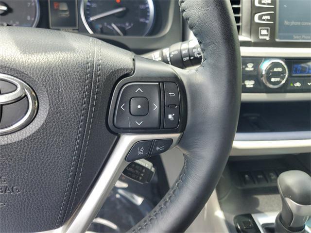 used 2019 Toyota Highlander car, priced at $31,991