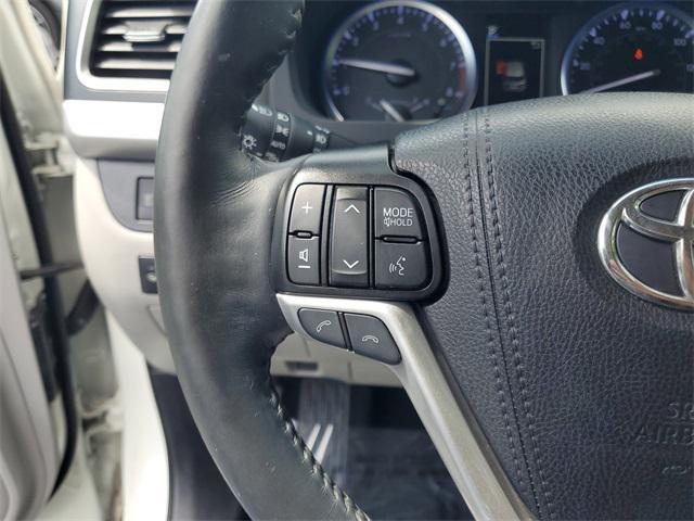 used 2019 Toyota Highlander car, priced at $31,991