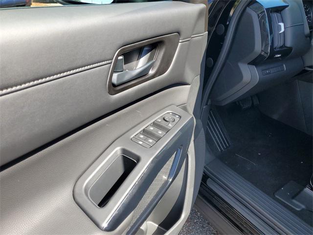 new 2025 Nissan Pathfinder car, priced at $30,282