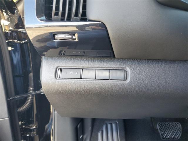 new 2025 Nissan Pathfinder car, priced at $30,282