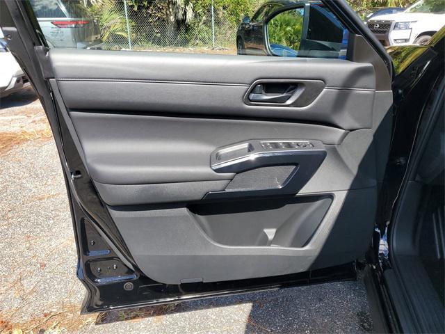 new 2025 Nissan Pathfinder car, priced at $30,282