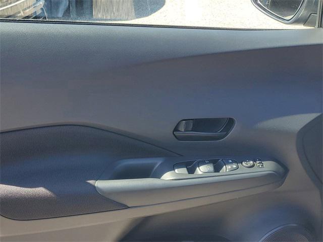 new 2025 Nissan Kicks car, priced at $22,020