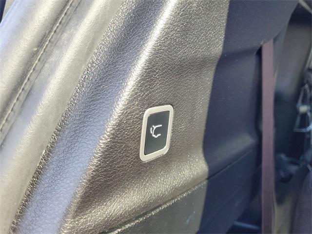 used 2020 Chrysler Pacifica car, priced at $20,991