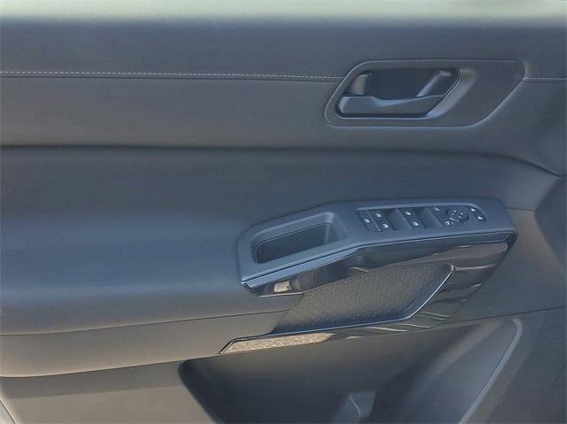 new 2025 Nissan Pathfinder car, priced at $34,329