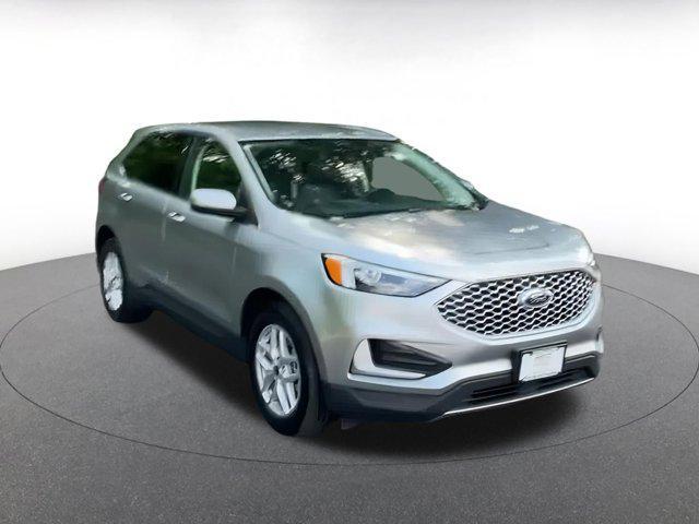 used 2024 Ford Edge car, priced at $25,129