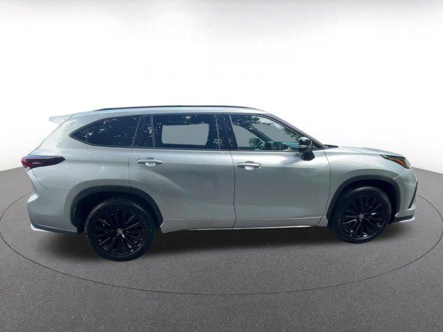 used 2024 Toyota Highlander car, priced at $41,190