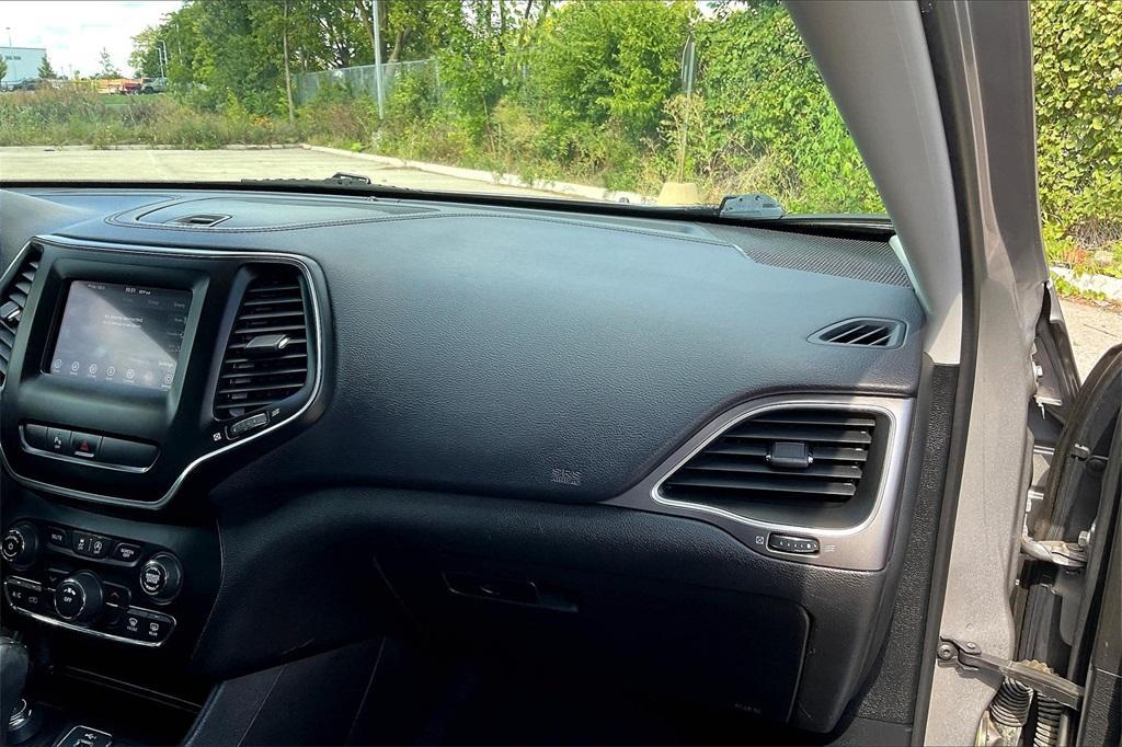 used 2019 Jeep Cherokee car, priced at $14,393