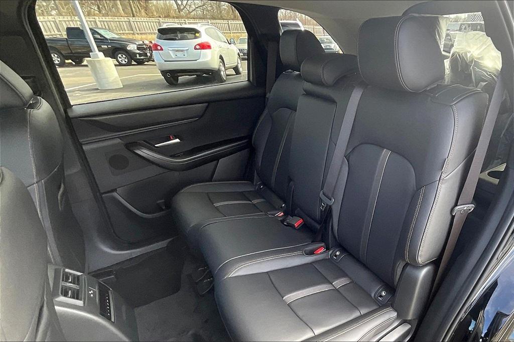 new 2025 Mazda CX-90 car, priced at $39,500