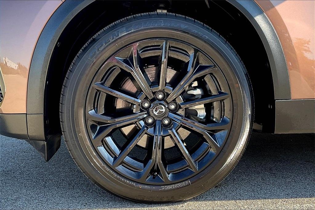 used 2025 Mazda CX-70 car, priced at $41,993