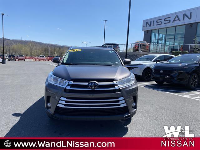 used 2018 Toyota Highlander car, priced at $21,987