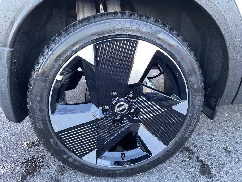 new 2025 Nissan Kicks car, priced at $29,147