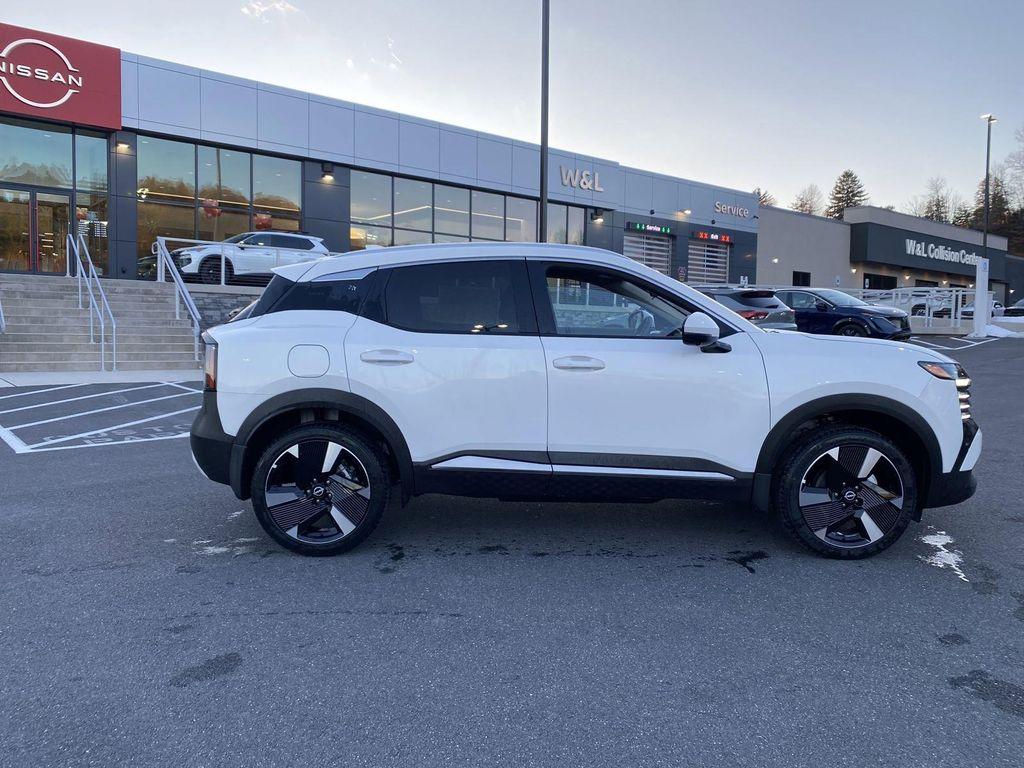 new 2025 Nissan Kicks car, priced at $29,147